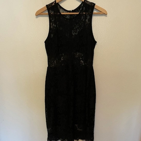 NBD lace show stopper dress - Picture 2 of 2